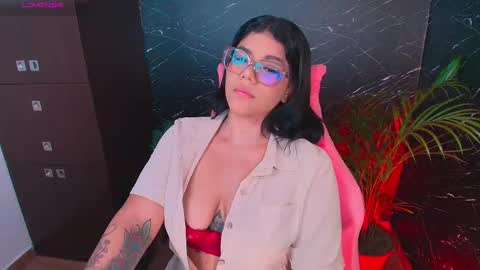 Snapshot of ashleyy18__ chatting on October 9, 2025, 11:25 pm Ashleyy18 online show from October 9, 2025, 11:25 pm