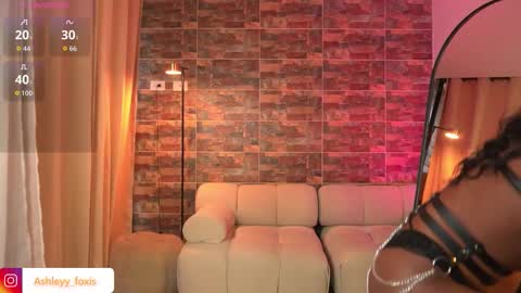 Ashley Fox online show from November 16, 2025, 10:15 pm