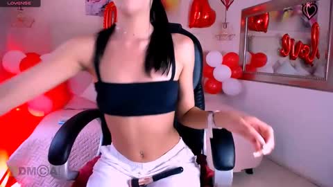 Snapshot of ashlie_dixon1 chatting on February 13, 2025, 9:17 pm Ashlie  online show from February 13, 2025, 9:17 pm