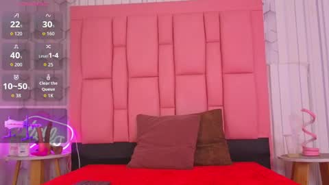 ashlleyray online show from June 4, 2026, 7:20 pm