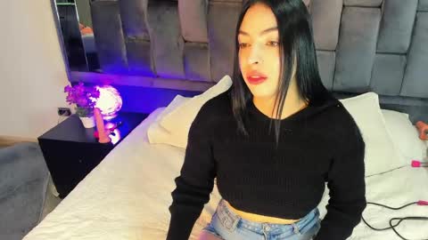 Snapshot of ashly_bloom chatting on May 24, 2026, 3:33 am Ashly online show from May 24, 2026, 3:33 am
