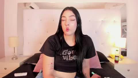 Snapshot of ashly_bloom chatting on July 4, 2026, 7:31 pm Ashly online show from July 4, 2026, 7:31 pm
