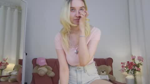 ashly_cherry online show from September 29, 2025, 11:15 am