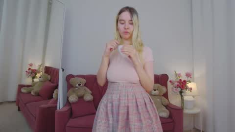 ashly_cherry online show from November 4, 2025, 11:09 am