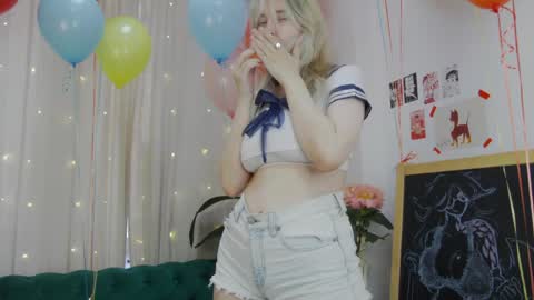 ashly_cherry online show from April 16, 2026, 11:11 am