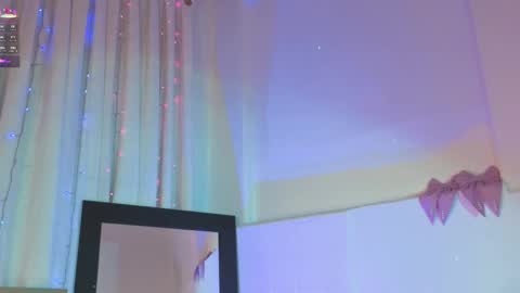 Snapshot of ashlynnlowe_ chatting on April 19, 2026, 10:12 pm Ash online show from April 19, 2026, 10:12 pm