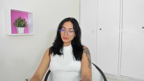 Camila online show from January 31, 2025, 1:02 pm