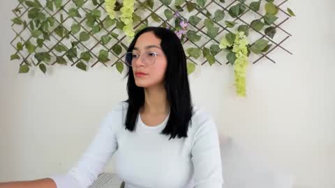 Camila online show from October 8, 2025, 2:25 pm