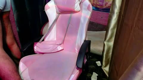 asian_fucker18 online show from December 4, 2025, 5:43 pm