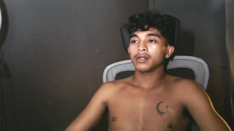 Snapshot of asian_hunk_moreno chatting on June 17, 2026, 4:30 pm Yuri online show from June 17, 2026, 4:30 pm