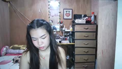 asian_llory online show from September 18, 2025, 12:01 am