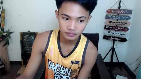 asian_lover05 online show from October 9, 2025, 3:32 pm