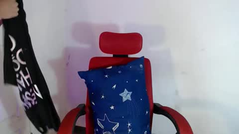 asian_lover05 online show from May 31, 2026, 6:42 pm