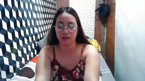 Trixie online show from April 24, 2026, 3:47 pm