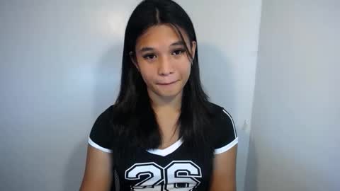 Snapshot of asian_yannie chatting on April 24, 2026, 6:32 pm Yan online show from April 24, 2026, 6:32 pm