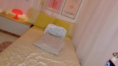 pauline online show from March 5, 2026, 1:51 pm