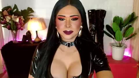 nicole online show from October 19, 2025, 7:25 pm