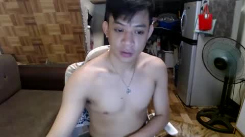 asiandreamboyx online show from December 13, 2024, 4:33 am