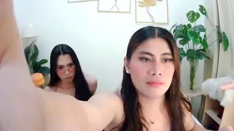 asianloreen24 online show from June 22, 2026, 5:43 pm