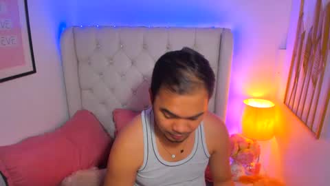 Snapshot of asianzero chatting on February 8, 2025, 9:46 pm Zero online show from February 8, 2025, 9:46 pm