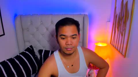 Snapshot of asianzero chatting on February 10, 2025, 8:21 pm Zero online show from February 10, 2025, 8:21 pm