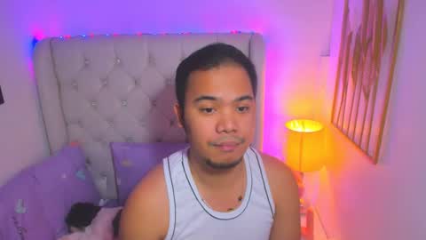 Snapshot of asianzero chatting on February 17, 2025, 6:04 pm Zero online show from February 17, 2025, 6:04 pm