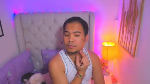 Snapshot of asianzero chatting on February 17, 2025, 9:08 pm Zero online show from February 17, 2025, 9:08 pm