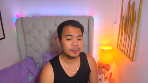 Snapshot of asianzero chatting on February 21, 2025, 9:43 pm Zero online show from February 21, 2025, 9:43 pm