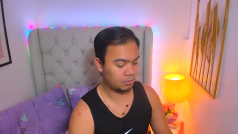 Snapshot of asianzero chatting on February 23, 2025, 5:07 pm Zero online show from February 23, 2025, 5:07 pm