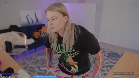 Snapshot of asiri_ocean chatting on December 10, 2024, 3:20 am Asiri   pronounced Ah-siri Please no nicknames   3 online show from December 10, 2024, 3:20 am