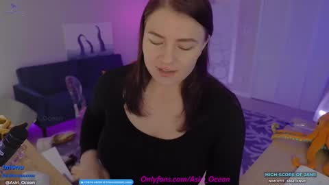 Snapshot of asiri_ocean chatting on January 27, 2025, 4:41 am Asiri   pronounced Ah-siri Please no nicknames   3 online show from January 27, 2025, 4:41 am