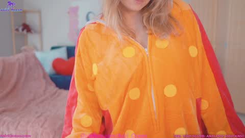 Asiri   pronounced Ah-siri Please no nicknames   3 online show from February 27, 2026, 5:35 pm