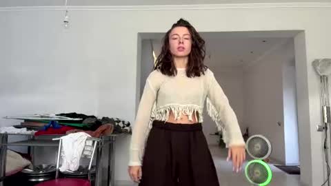 Snapshot of asleyfabello chatting on August 4, 2026, 4:20 pm Monica online show from August 4, 2026, 4:20 pm