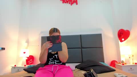  Aslhyn  online show from February 20, 2025, 1:19 pm