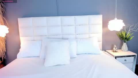 A S L Y   S A N D E R online show from February 3, 2026, 4:10 am