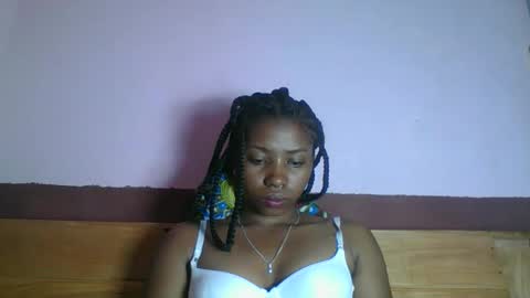 asmiraa online show from April 18, 2026, 8:09 pm