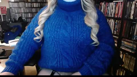 Snapshot of aspen_vale chatting on March 3, 2025, 10:42 pm Aspen Vale online show from March 3, 2025, 10:42 pm