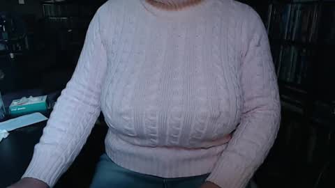 Snapshot of aspen_vale chatting on October 12, 2025, 8:30 pm Aspen Vale online show from October 12, 2025, 8:30 pm