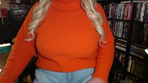 Snapshot of aspen_vale chatting on October 15, 2025, 11:38 pm Aspen Vale online show from October 15, 2025, 11:38 pm