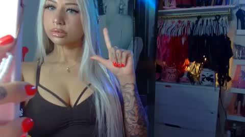 iwantaspen online show from September 23, 2025, 10:02 pm