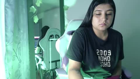 Asshley online show from December 16, 2025, 9:58 am