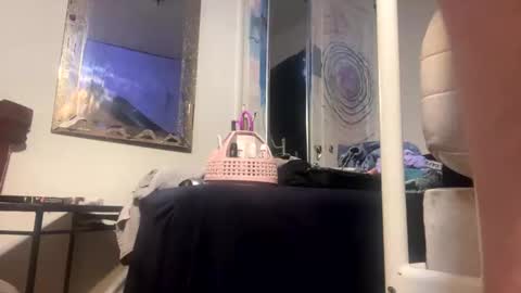 Snapshot of assilem277 chatting on February 28, 2025, 9:44 pm danni travis online show from February 28, 2025, 9:44 pm