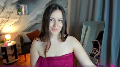 Snapshot of asti_bubbles chatting on June 14, 2026, 1:25 am Asti online show from June 14, 2026, 1:25 am