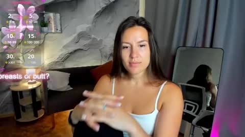 Snapshot of asti_bubbles chatting on July 18, 2026, 1:43 am Asti online show from July 18, 2026, 1:43 am