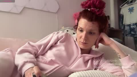 AstoriaLove online show from November 14, 2025, 4:11 am