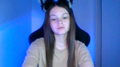 astradream_ online show from September 26, 2025, 5:17 pm