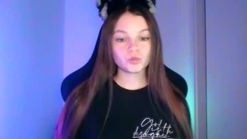 astradream_ online show from October 2, 2025, 5:31 pm