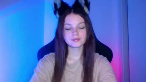 astradream_ online show from October 7, 2025, 5:21 pm