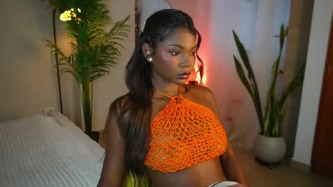 Snapshot of astrea_1 chatting on June 5, 2026, 10:37 pm Astrea online show from June 5, 2026, 10:37 pm