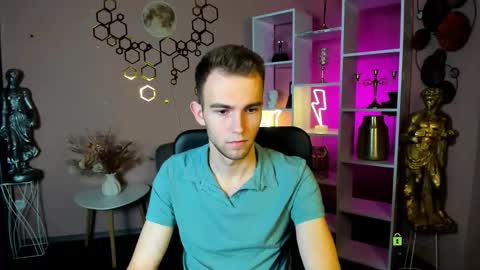 astren online show from December 20, 2025, 8:16 pm